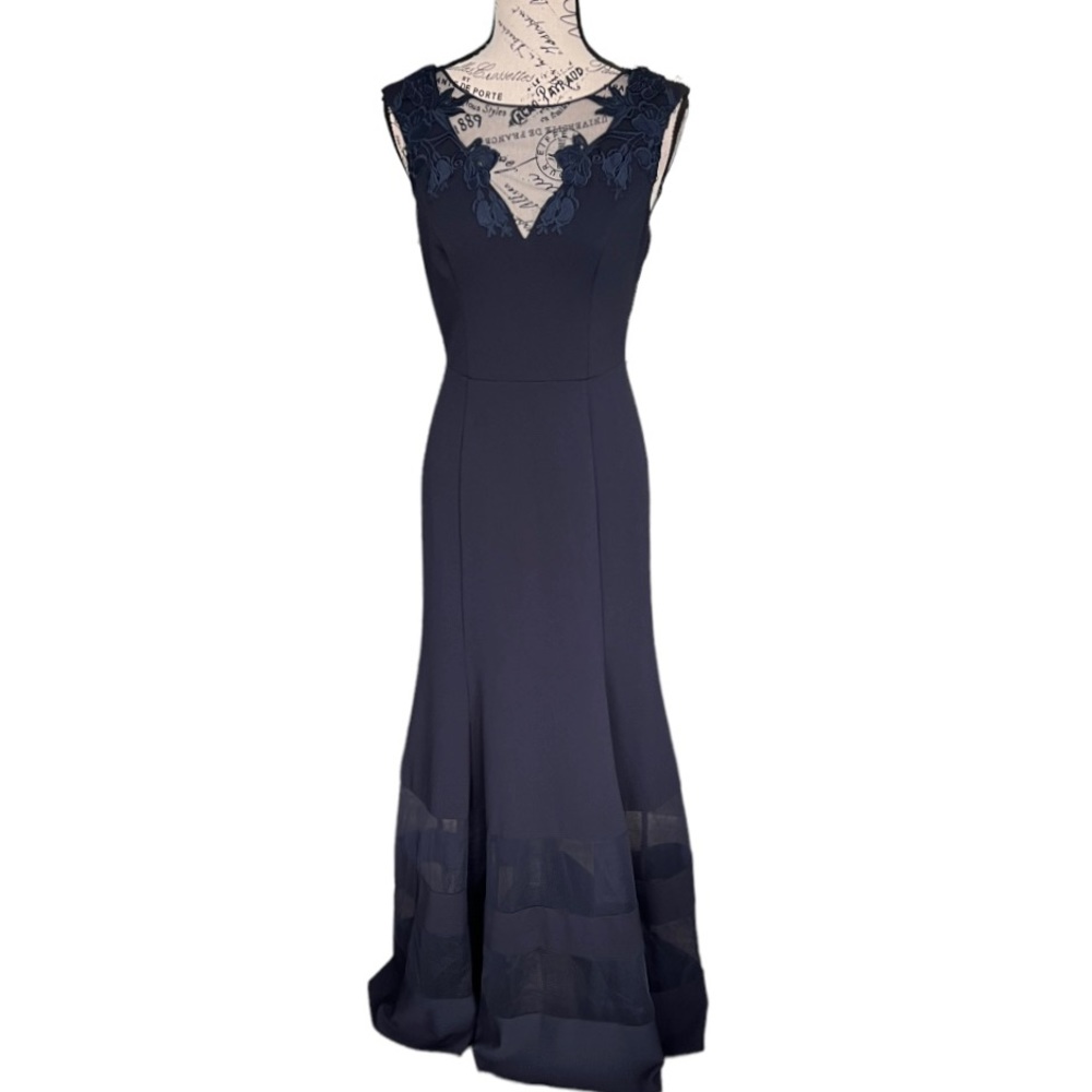 Aidan Mattox Gown - Picture 4 of 12